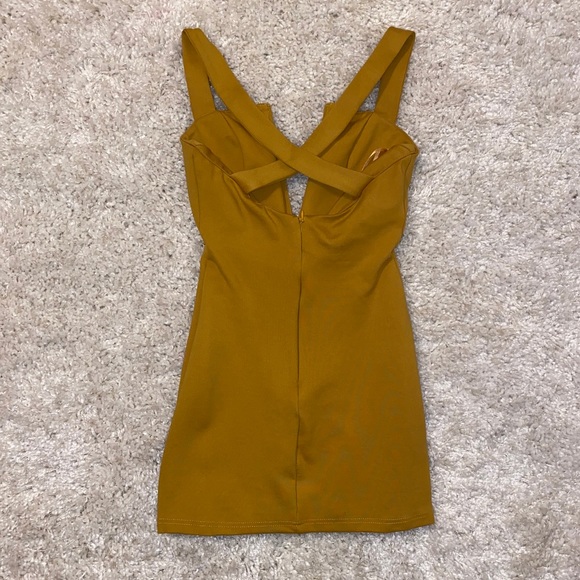 superdown Cynthia Cross Back Dress - Picture 3 of 4